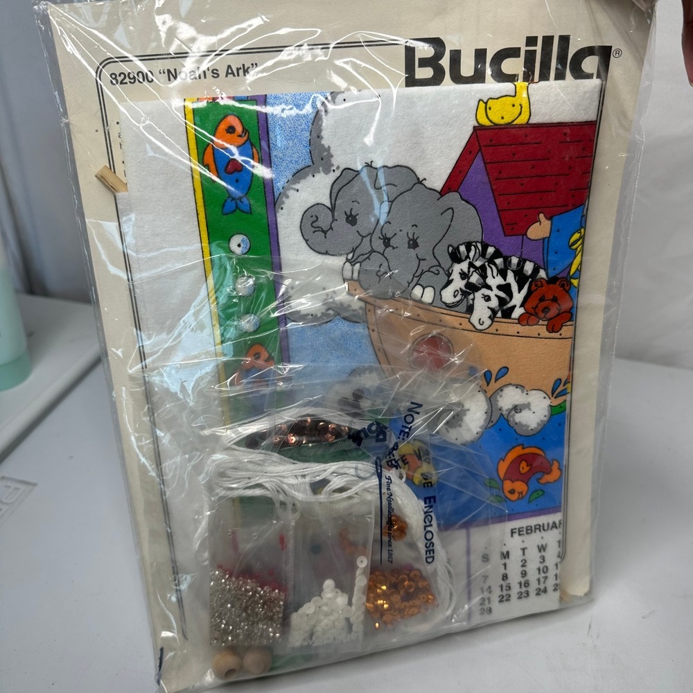 Bucilla Jeweled 1993 Calendar Kit Noahs Ark Felt Applique Bonnie Smith 12x25 - Picture 3 of 3